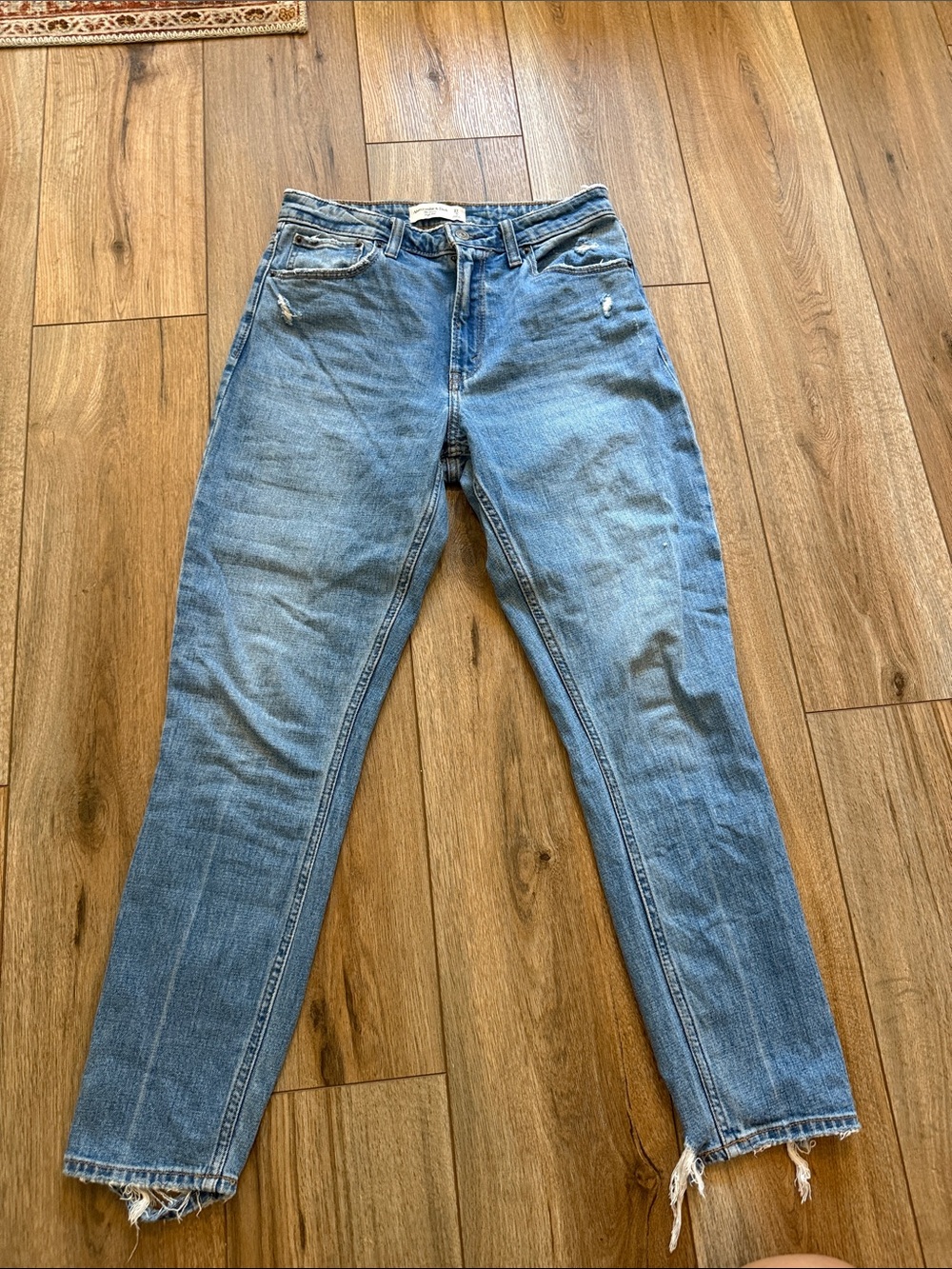 Abercrombie & Fitch Light Blue Distressed Cropped Jeans